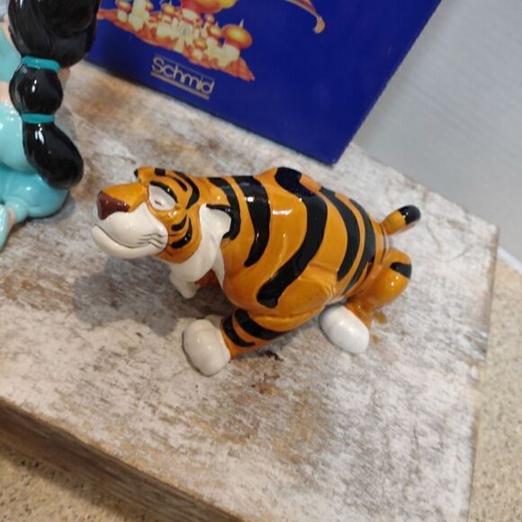 Aladdin Figurine Set of 2 - Picture 2 of 6